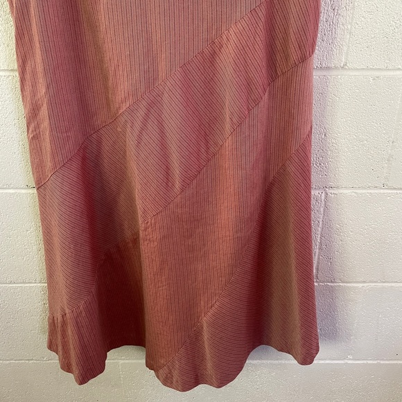 Sleeveless Shift Dress - Picture 3 of 3